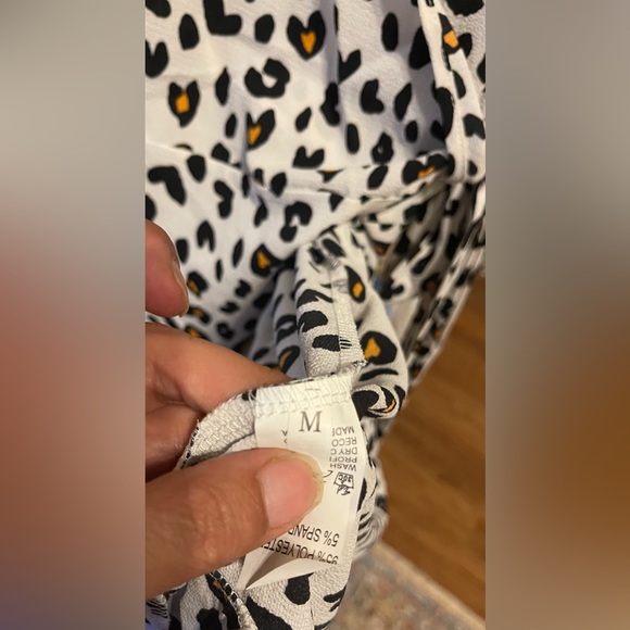 Womens Ruffle Short Sleeve Casual Mini Dress Leopard Print V-Neck - Picture 8 of 8